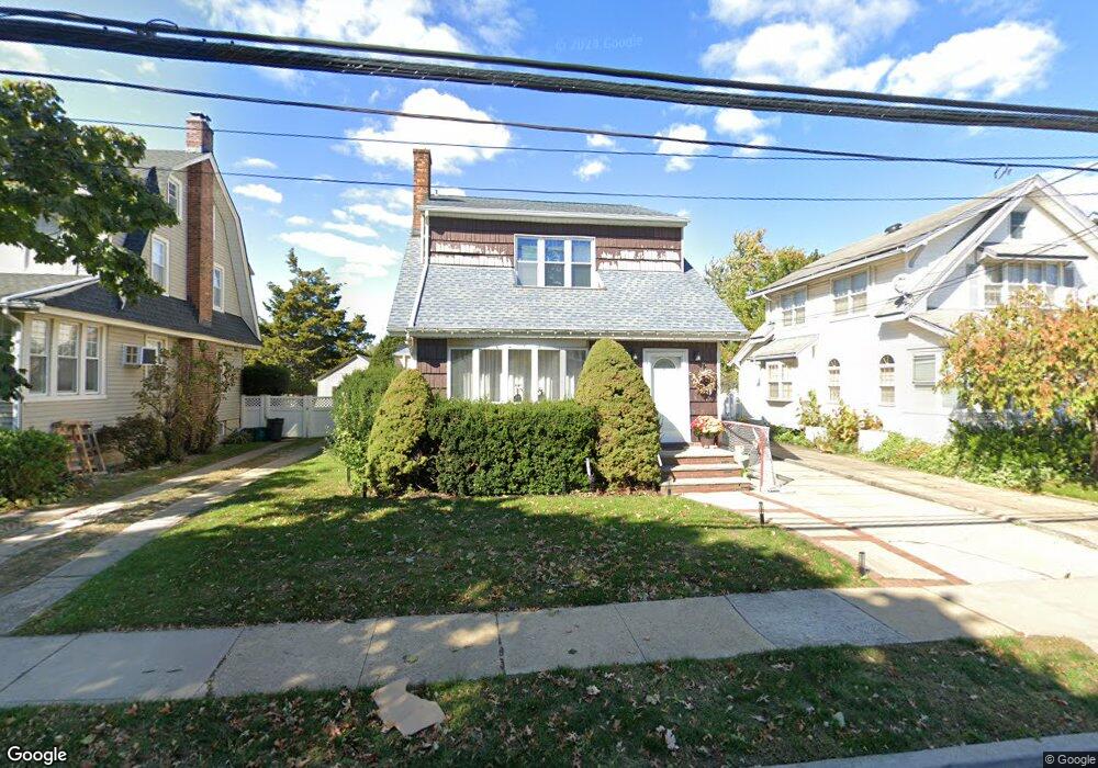55 Elm St unit 2, Lynbrook, NY 11563 - photo 1
