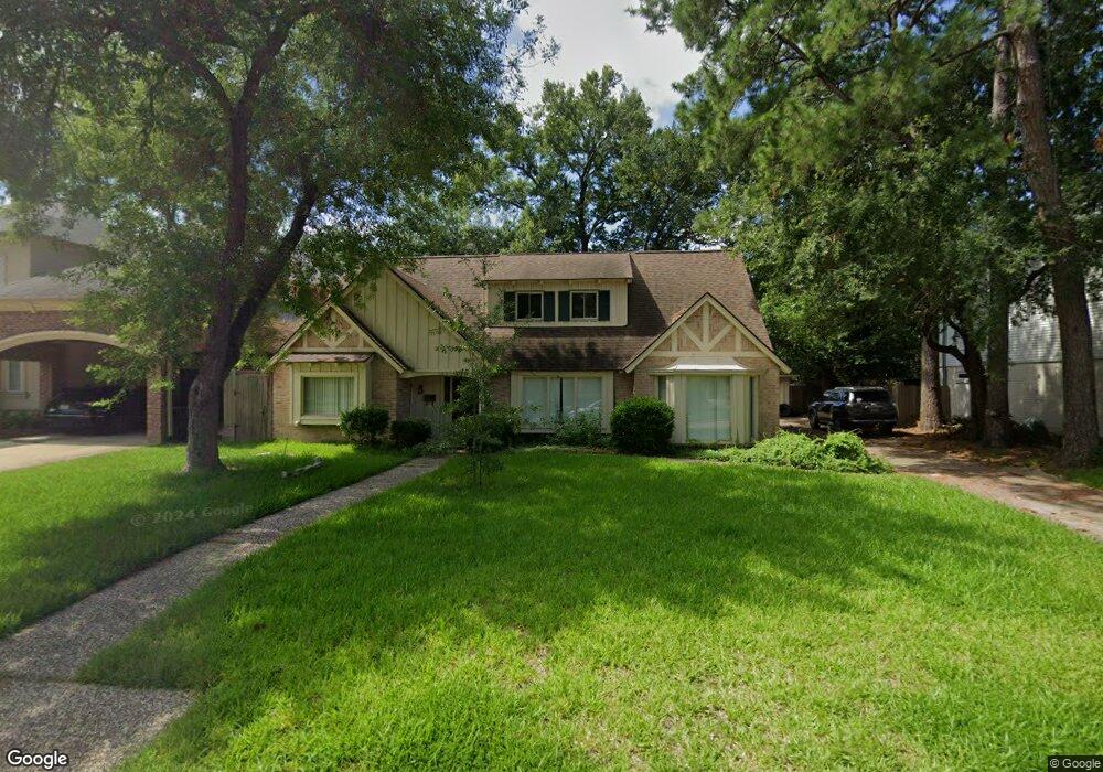 13319 Saint Marys Ln, Houston, TX 77079 - photo 1