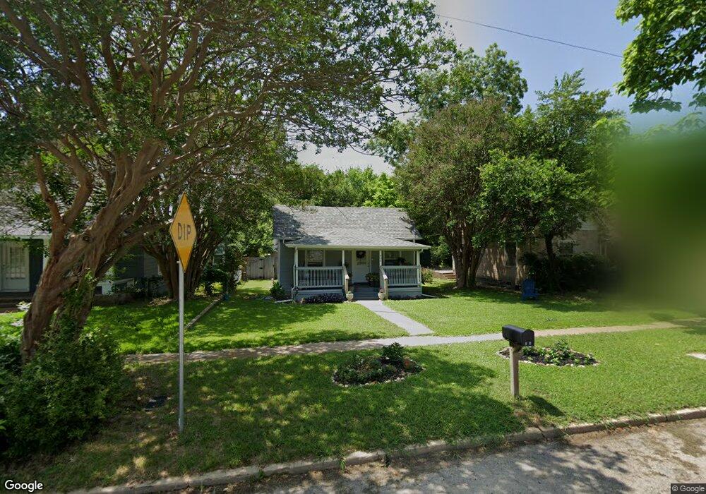 904 W Chestnut St, Denison, TX 75020 - photo 1