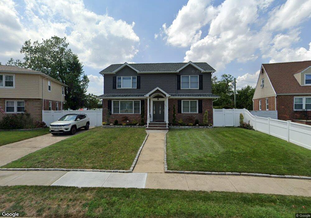 732 Bayberry Rd, Franklin Square, NY 11010 - photo 1