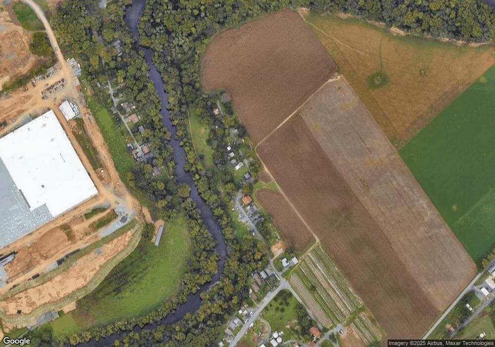 1090 Heffner Ln, Reading, PA 19605 - photo 1