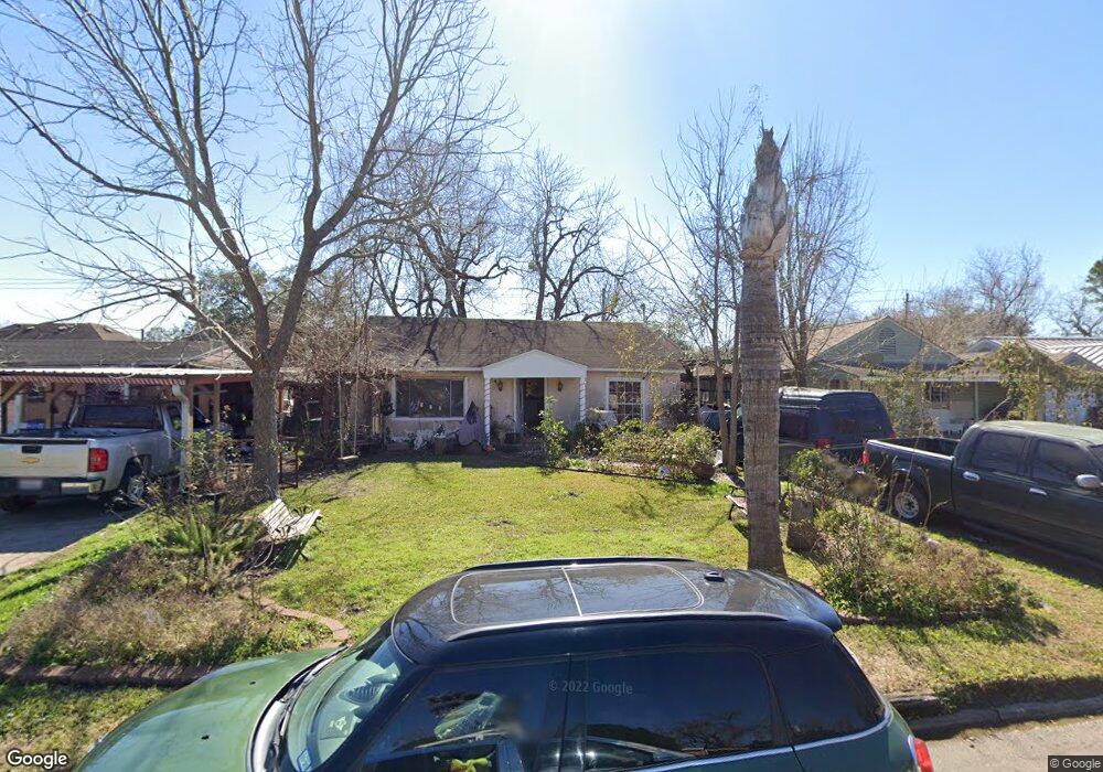 7666 Greenstone St, Houston, TX 77087 - photo 1