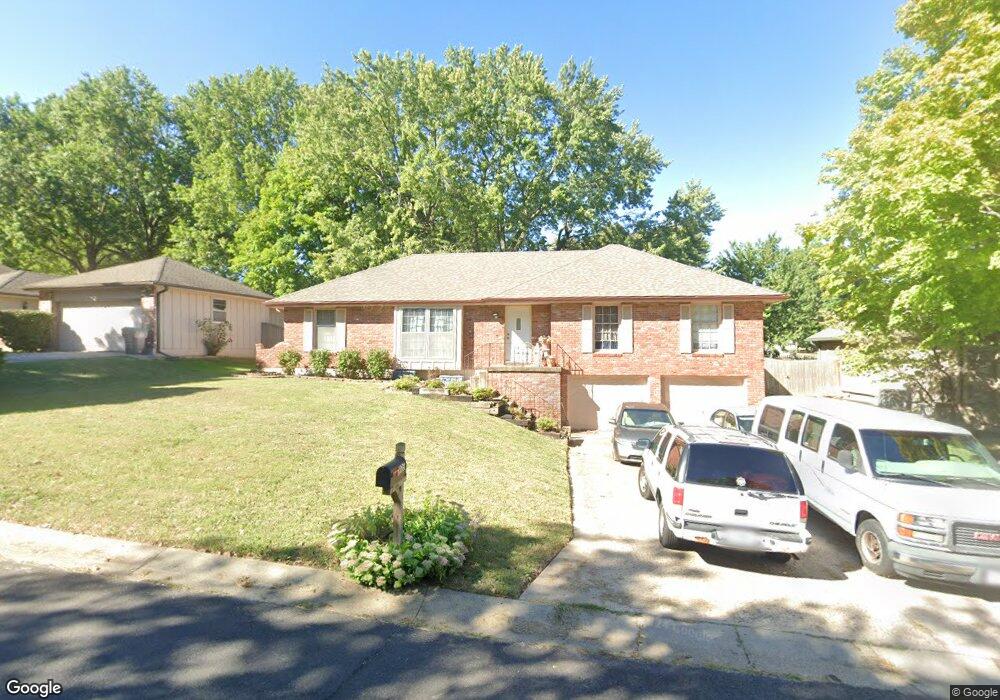 905 NW 13th St, Blue Springs, MO 64015 - photo 1