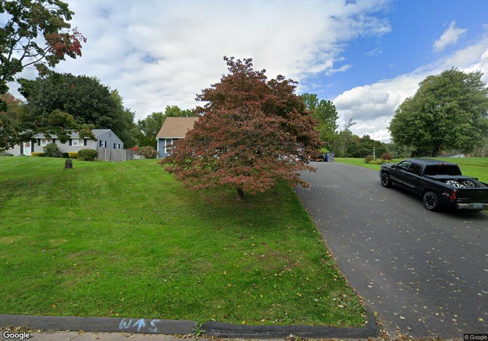 4 Flicker Ln, Enfield, CT 06082 - photo 1