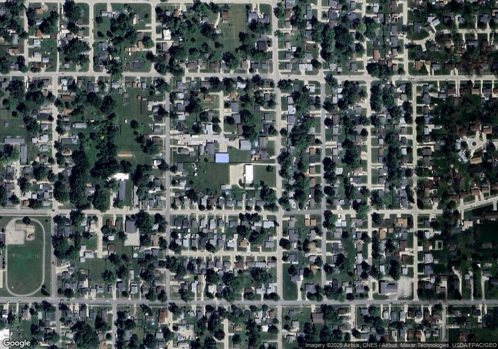 621 E 12th St N, Newton, IA 50208 - photo 1