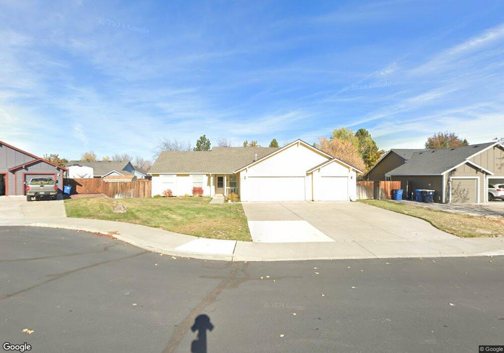 2035 NW Nickernut Ct, Redmond, OR 97756 - photo 1