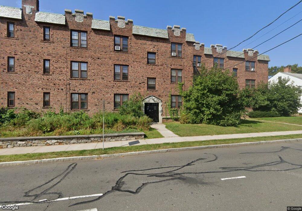 7 Quaker Ln N unit 302, West Hartford, CT 06119 - photo 1