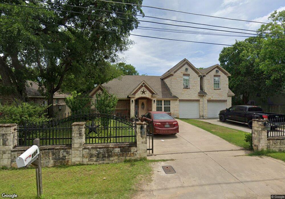 884 Sabine Ave, Cleburne, TX 76031 - photo 1