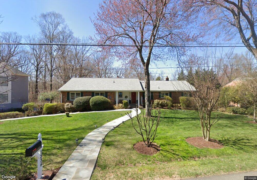 1336 Pine Tree Rd, McLean, VA 22101 - photo 1