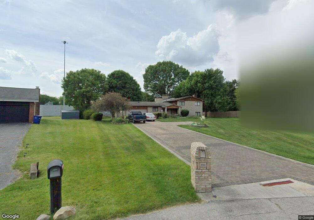 811 Cummington Rd, Columbus, OH 43213 - photo 1