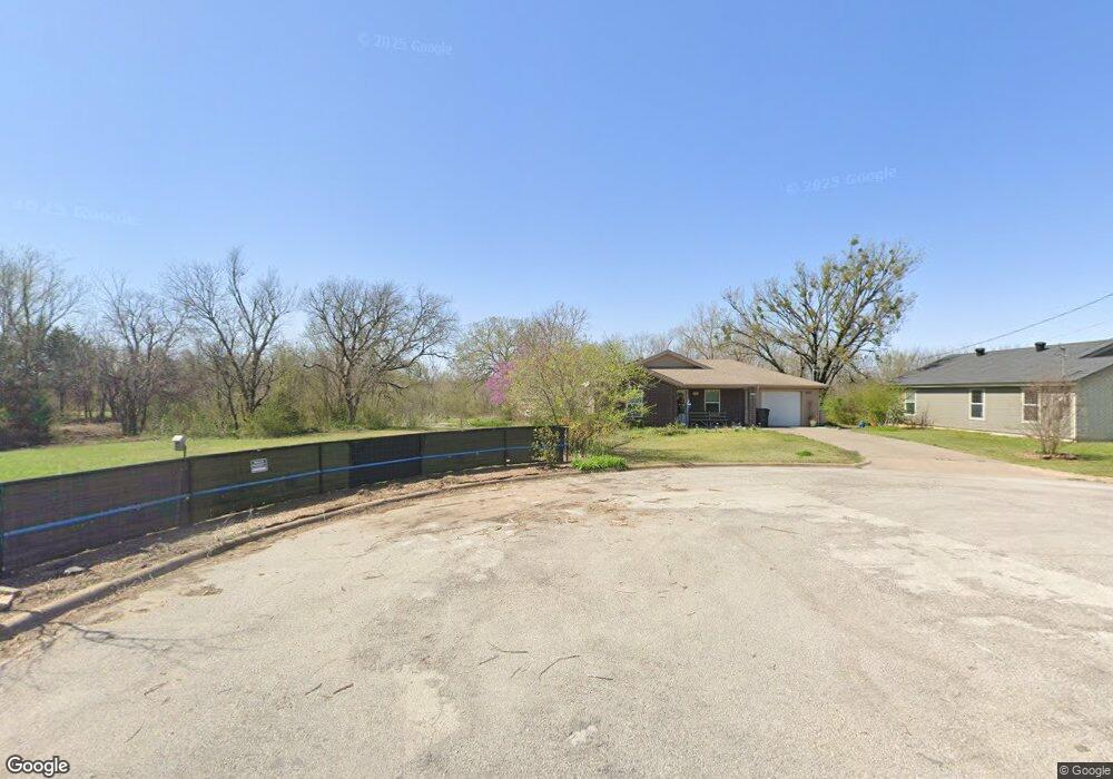 1605 Roberts Ct, Cleburne, TX 76033 - photo 1