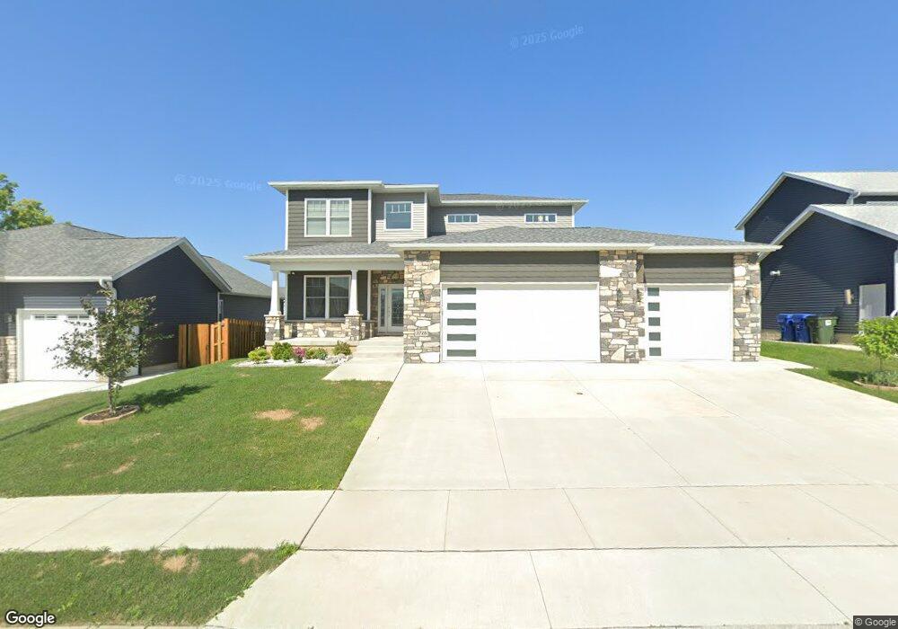 3716 Joyce Ln, Davenport, IA 52806 - photo 1