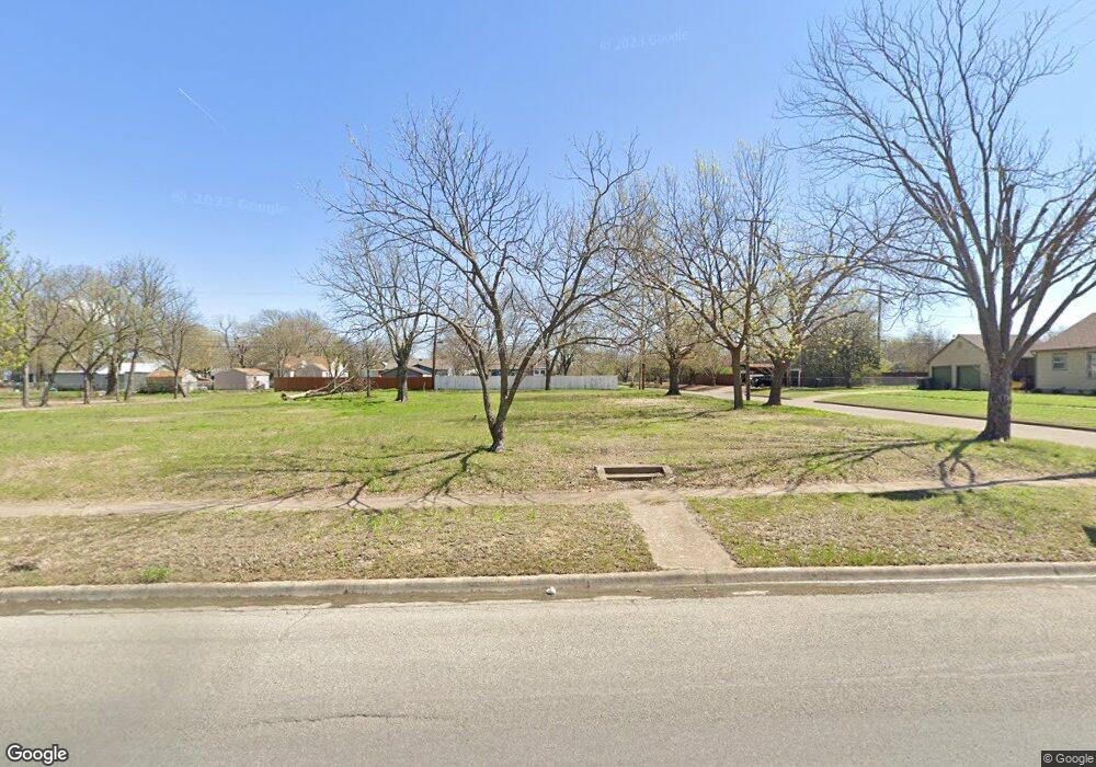 1301 N Grand Ave, Sherman, TX 75090 - photo 1