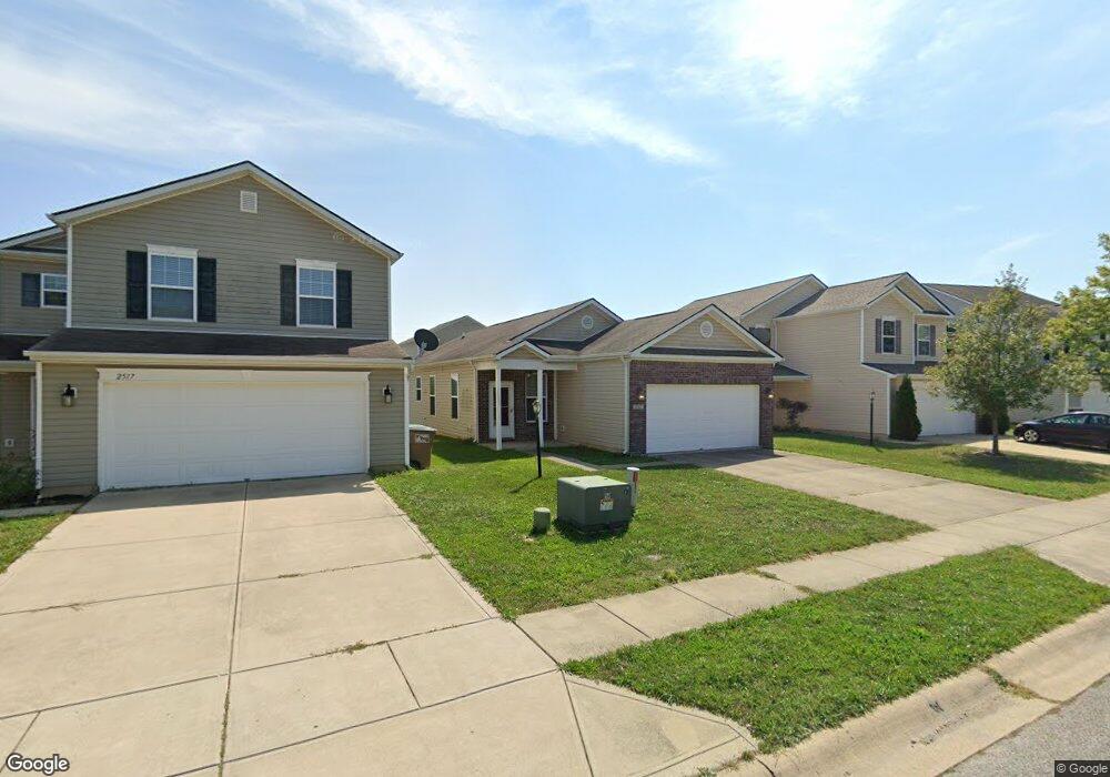 2527 Middle View Dr, Columbus, IN 47201 - photo 1