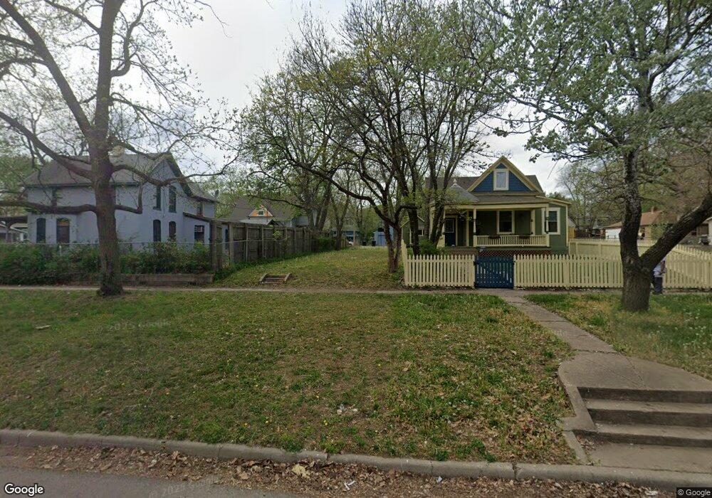 429 SW Fillmore St, Topeka, KS 66606 - photo 1