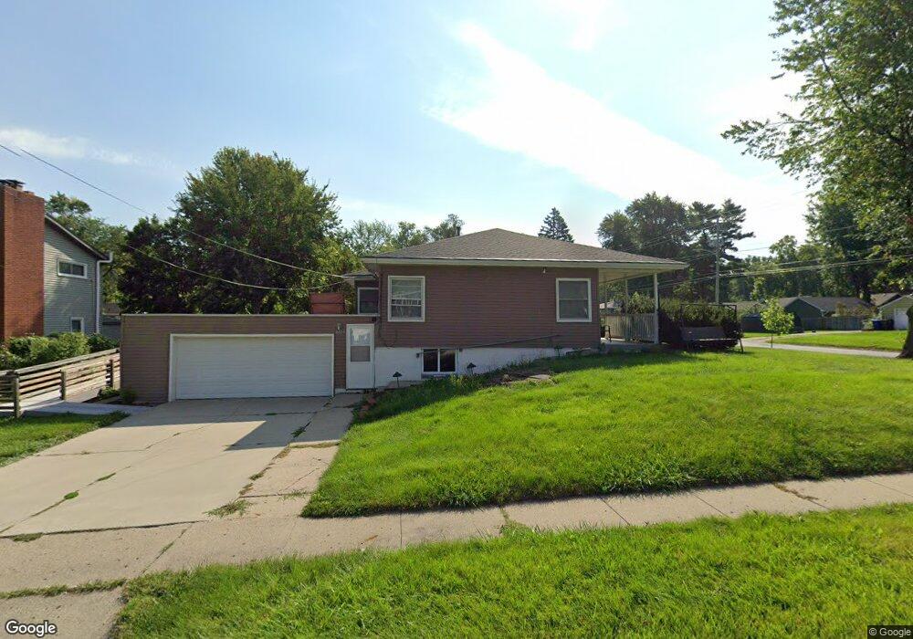 4001 43rd St, Des Moines, IA 50310 - photo 1