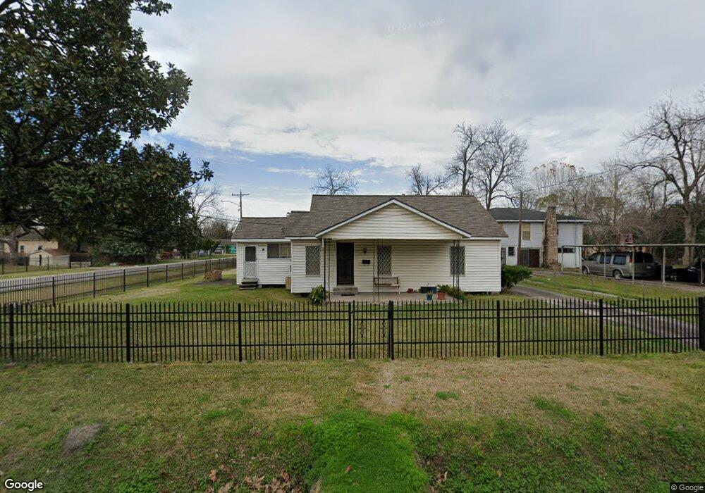 3205 Melbourne St, Houston, TX 77026 - photo 1
