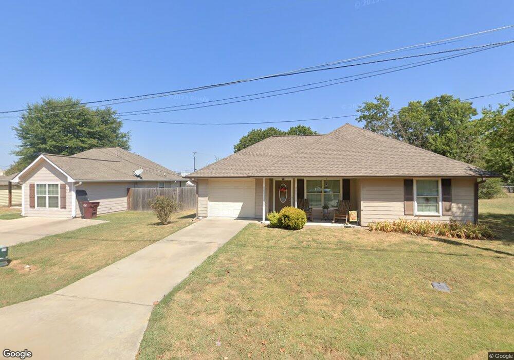 209 Chaffin St, Bonham, TX 75418 - photo 1