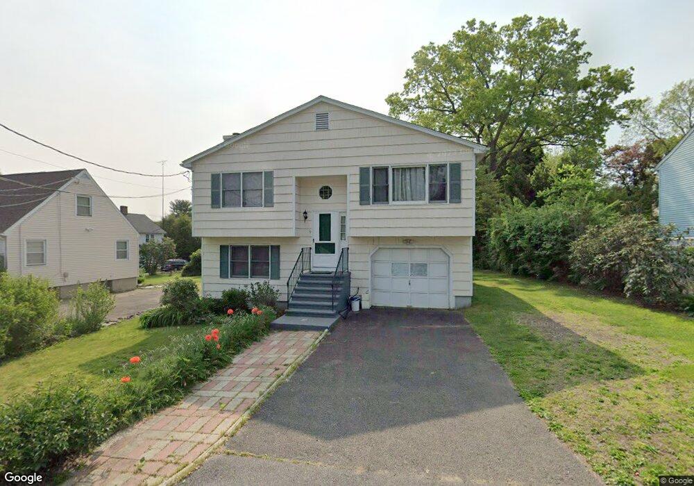 9 Alice Place, Trumbull, CT 06611 - photo 1