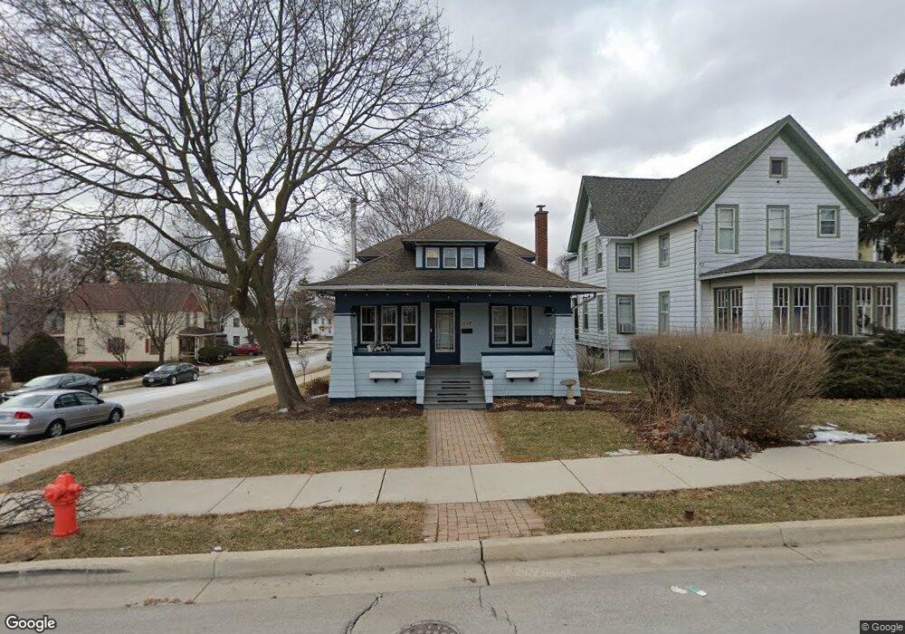 552 Center St, Elgin, IL 60120 - photo 1