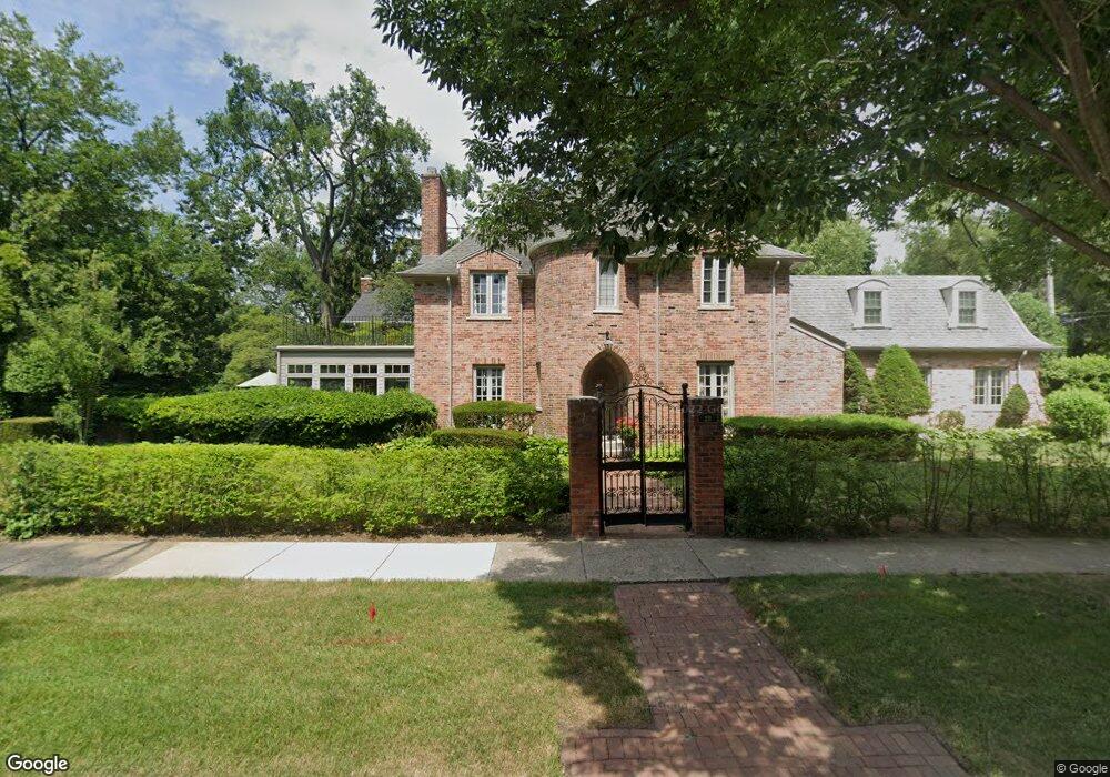 211 Ridge Rd, Grosse Pointe Farms, MI 48236 - photo 1