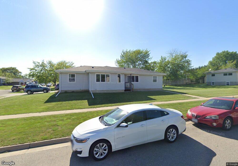 920 Heartland Hills Dr, Waterloo, IA 50701 - photo 1