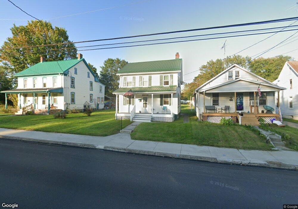 542 S Queen St, Littlestown, PA 17340 - photo 1