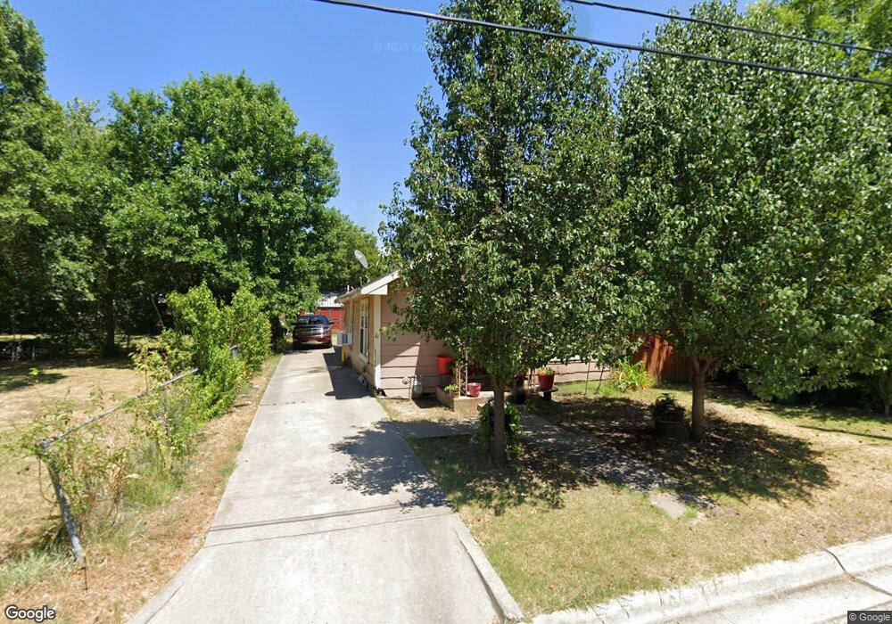 732 N Clements St, Gainesville, TX 76240 - photo 1