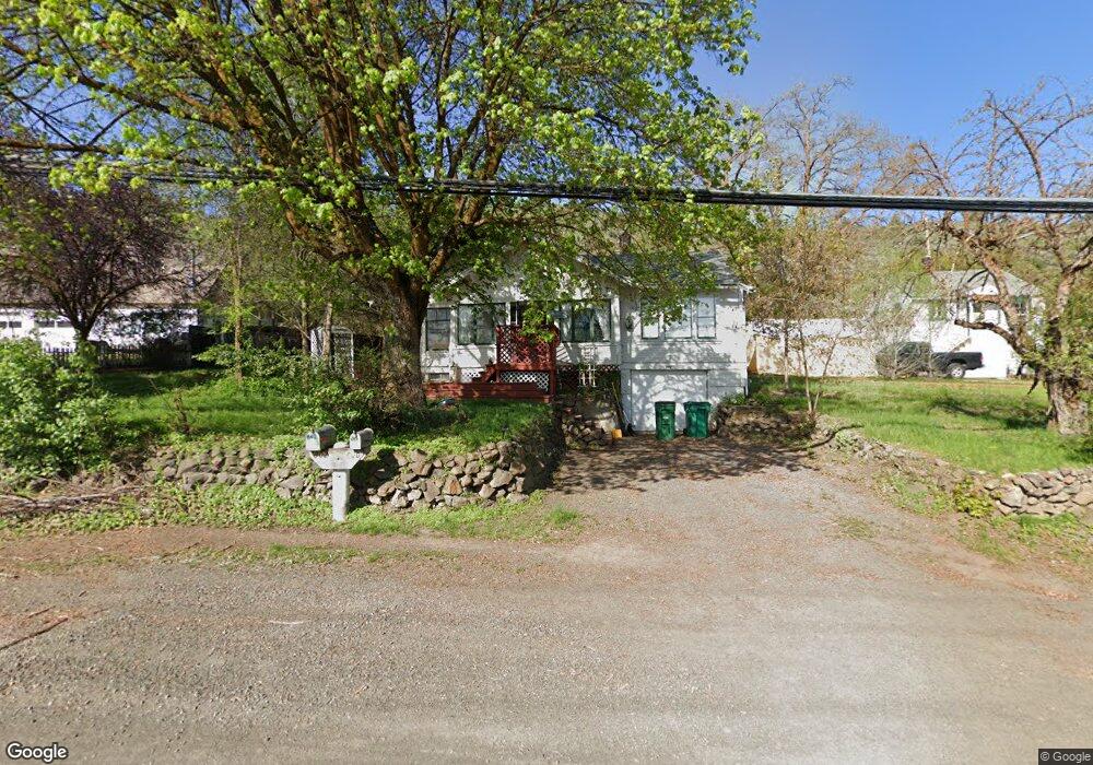 802 Riverside Dr, Klamath Falls, OR 97601 - photo 1