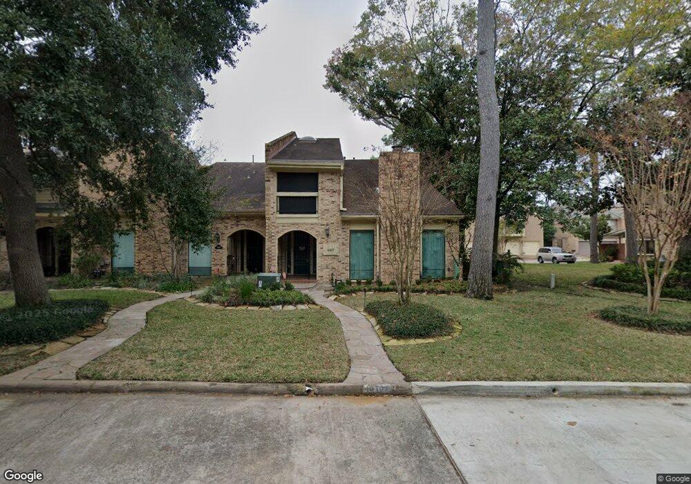 10107 Valley Forge Dr unit 25, Houston, TX 77042 - photo 1