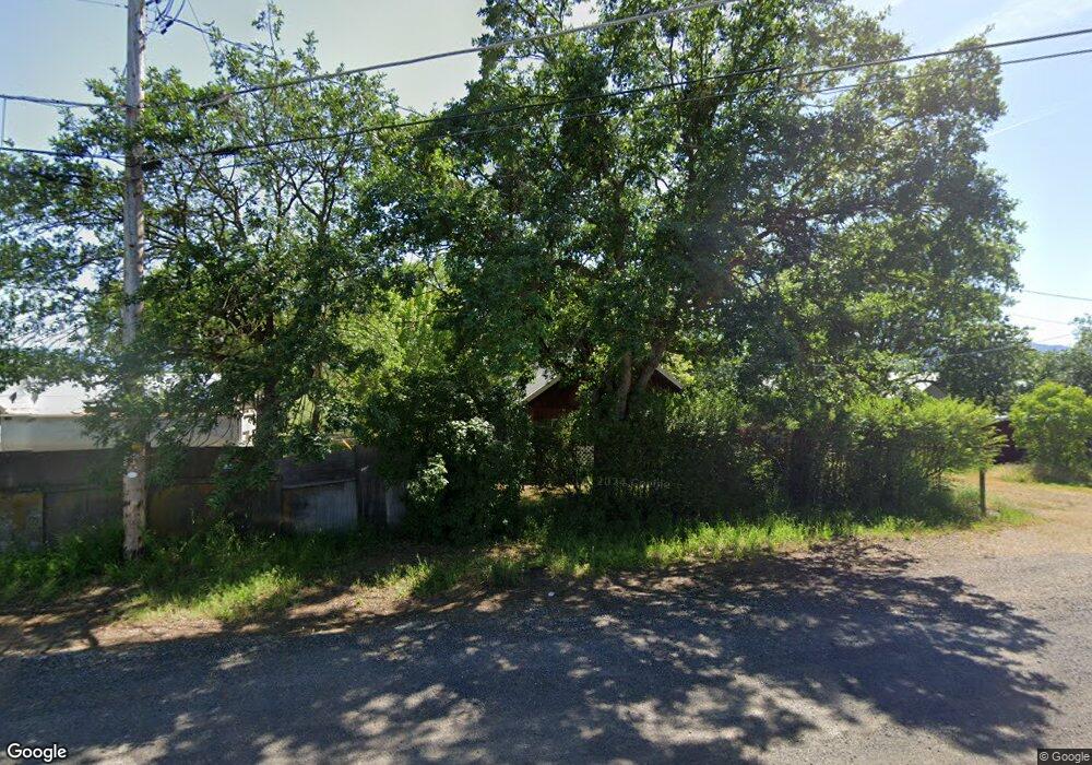 945 Gibbon Rd, Central Point, OR 97502 - photo 1