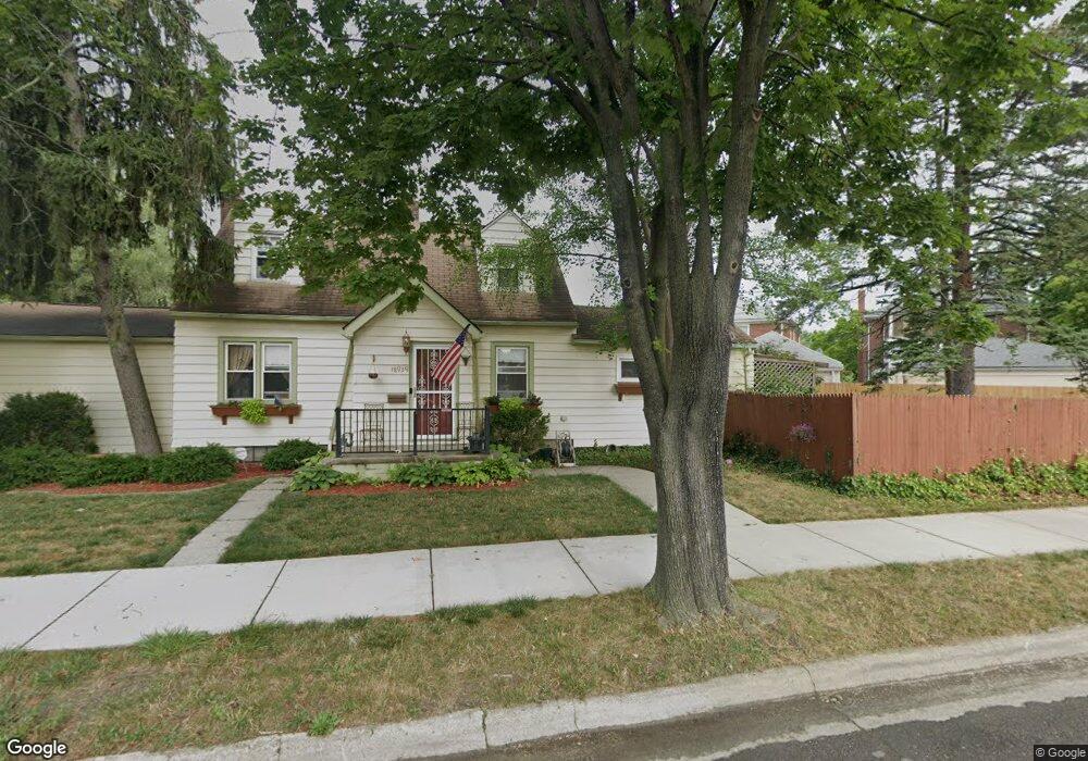 18939 Moon St, Grosse Pointe, MI 48236 - photo 1