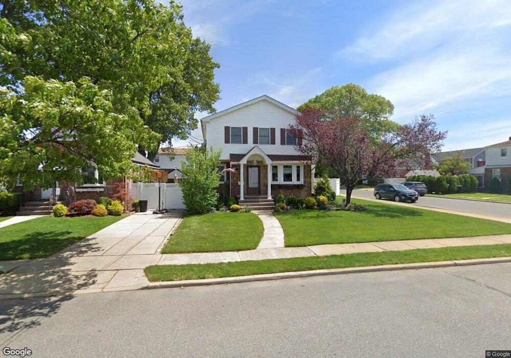 263 Commonwealth St, Franklin Square, NY 11010 - photo 1