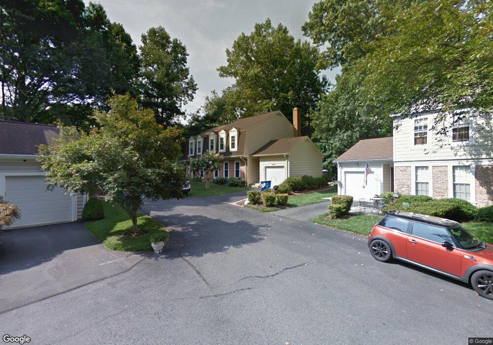 9959 Hemlock Woods Ln, Burke, VA 22015 - photo 1