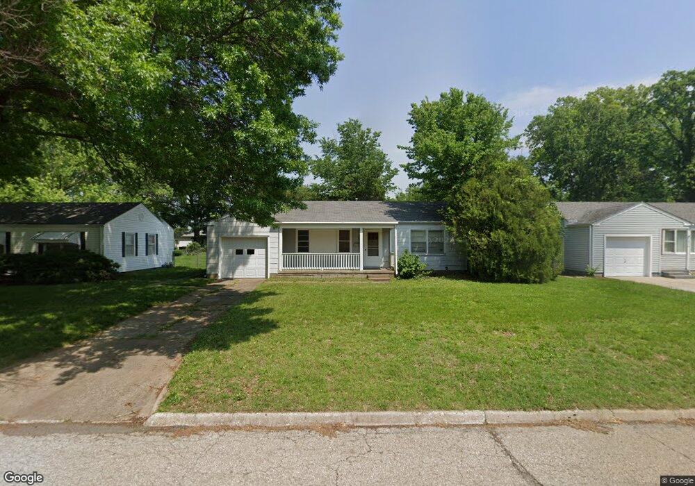 1622 SW 22nd St, Topeka, KS 66611 - photo 1