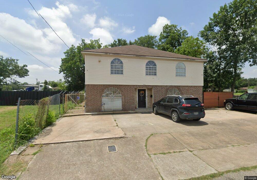 924 Tidwell Rd, Houston, TX 77022 - photo 1
