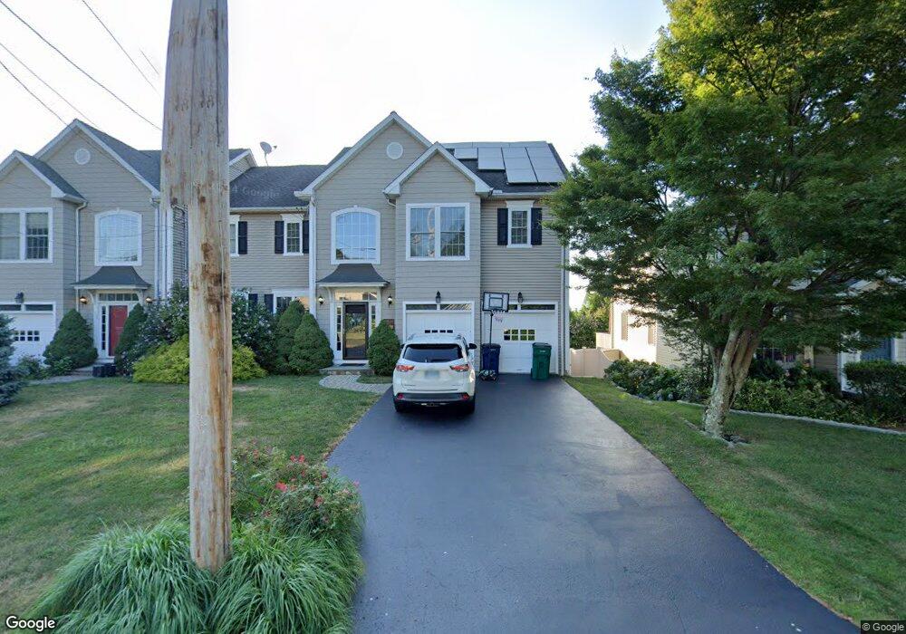 411 Lenox Rd, Fairfield, CT 06825 - photo 1