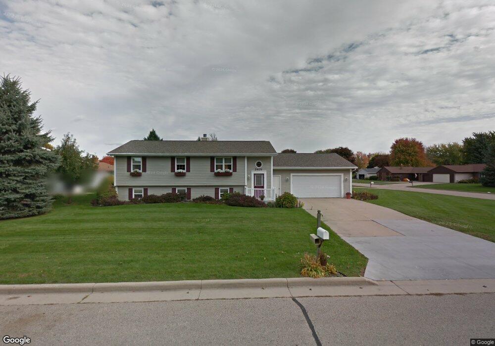 2421 W Wintergreen Dr, Appleton, WI 54914 - photo 1