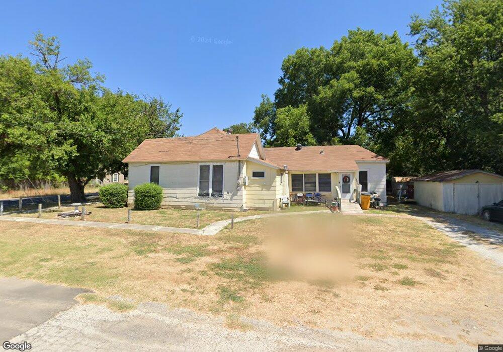 422 Hancock St, Gainesville, TX 76240 - photo 1