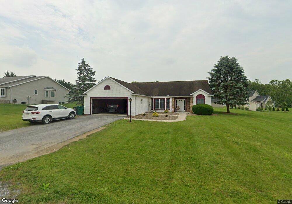 185 Buckingham Dr, Chambersburg, PA 17201 - photo 1