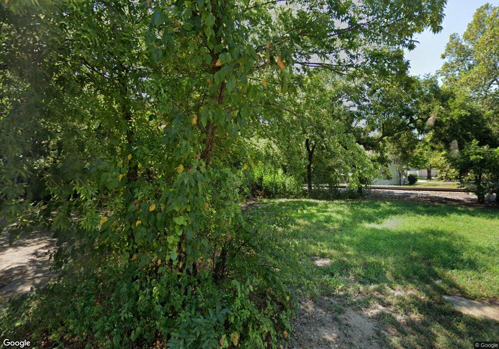 826 W Morgan St, Denison, TX 75020 - photo 1