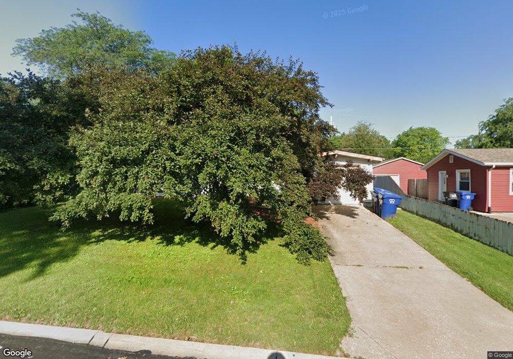 1442 Lakewood Dr, Bettendorf, IA 52722 - photo 1