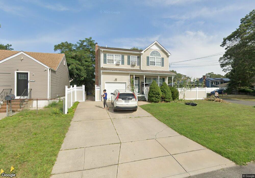 250 Trouville Rd, Copiague, NY 11726 - photo 1