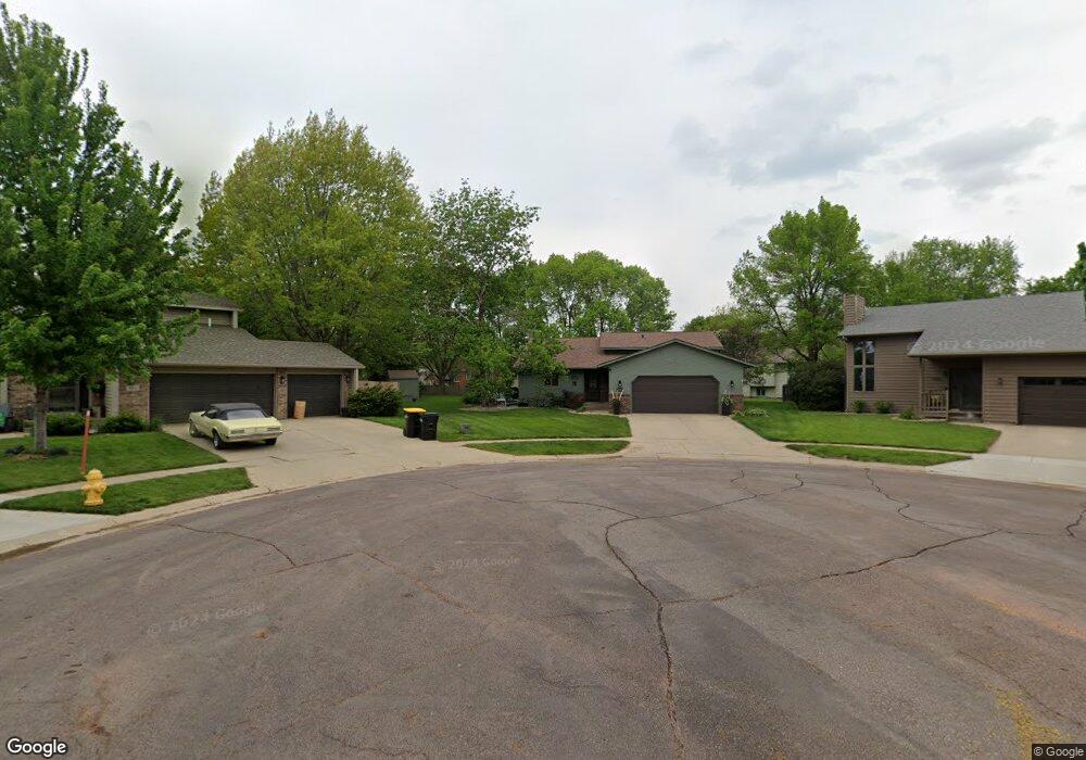 4904 E Avondale Cir, Sioux Falls, SD 57110 - photo 1