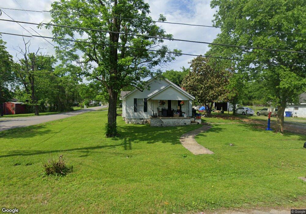 301 Kingwood Ave, Shelbyville, TN 37160 - photo 1