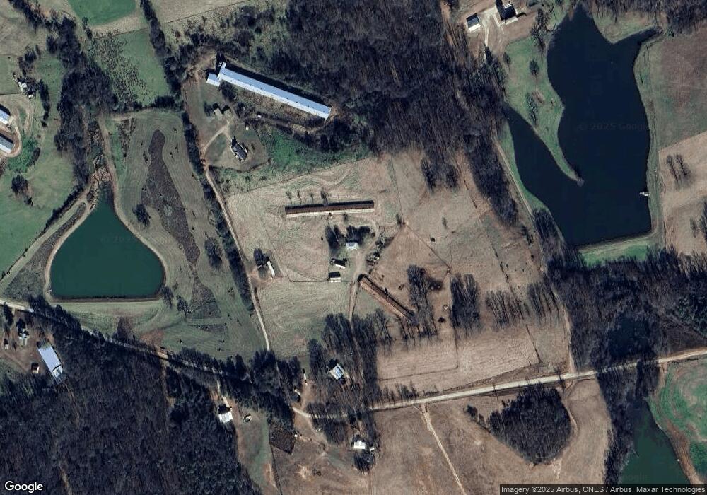 1226 Guerry Hall Rd, Carnesville, GA 30521 - photo 1