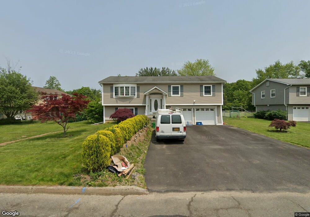 8 Stacie Ln, Spring Valley, NY 10977 - photo 1