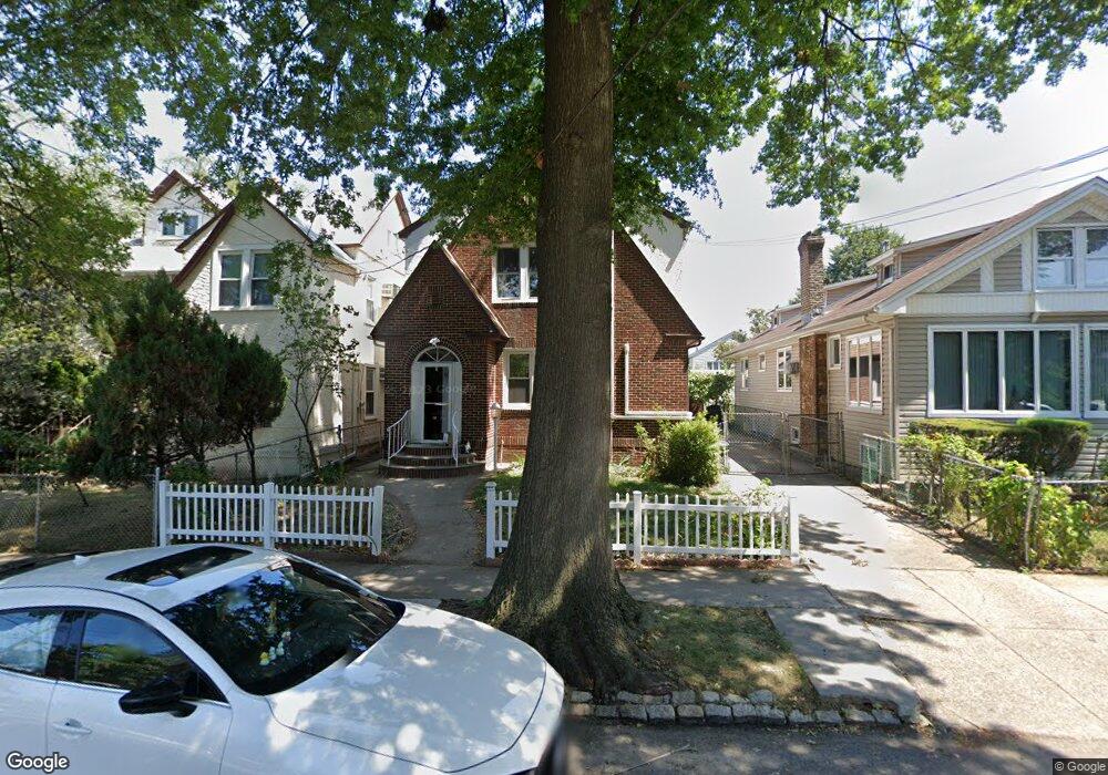 42-05 215th Place unit 2Fl, Flushing, NY 11361 - photo 1