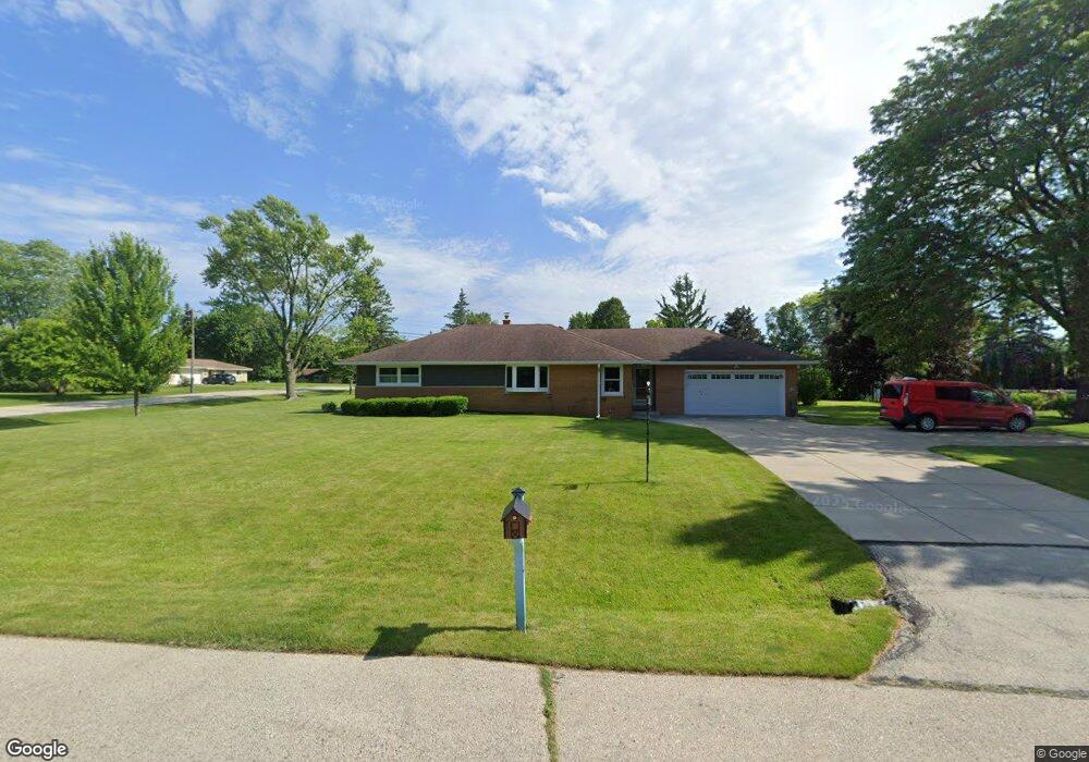 13565 Courtland Ave, Brookfield, WI 53005 - photo 1