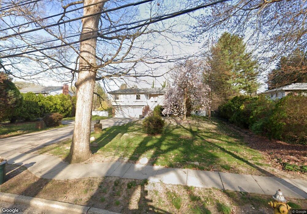 131 Harned Rd, ComMacK, NY 11725 - photo 1